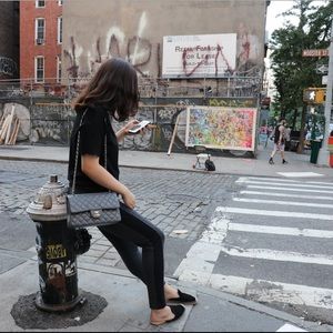 I’m just a fellow shopaholic!